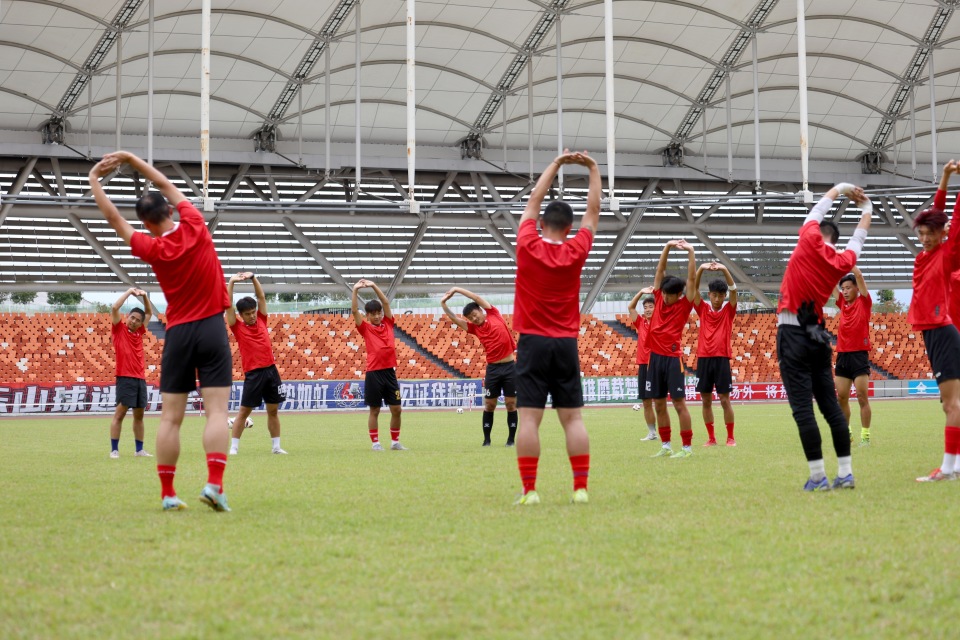 UWO, 统了, 封闭训练的